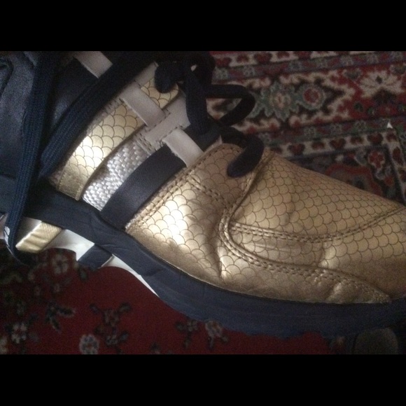 Ronnie Fieg x Adidas NYC's Bravest EQT 93 support - Picture 3 of 8